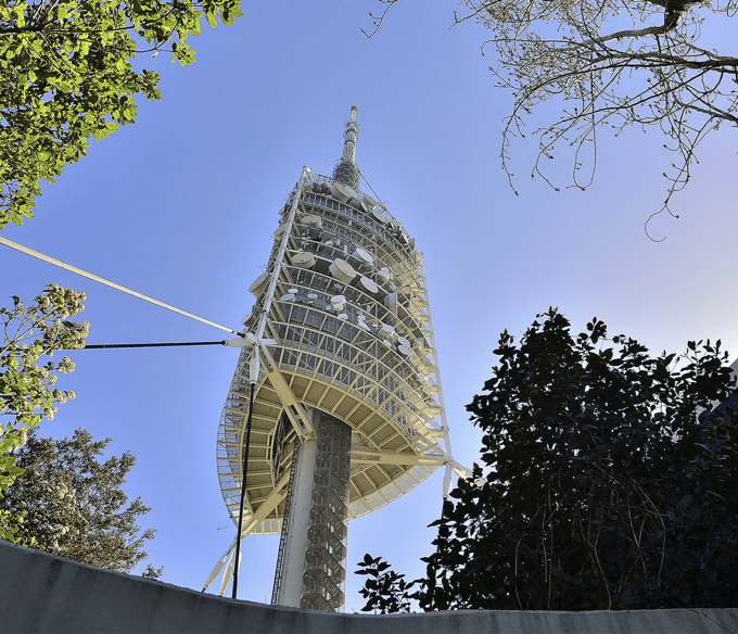 Foto torre comunicaciones